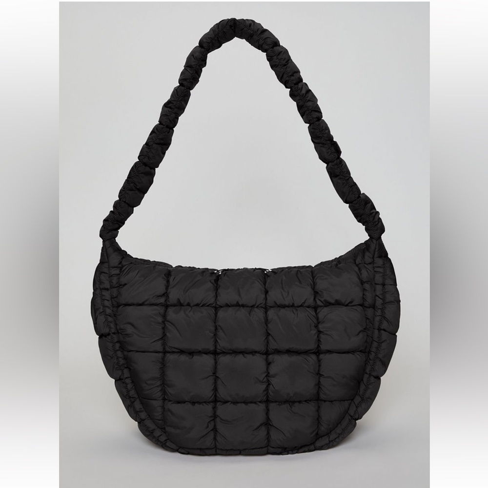 Fabletics The Hold it all Puff Bag